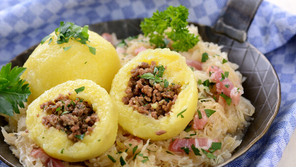 Hausgemachte Wurstknödel